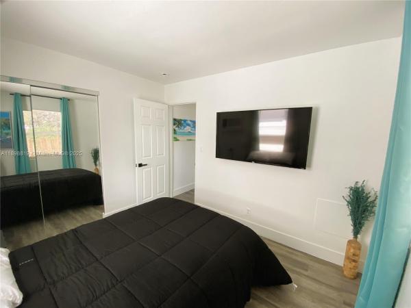 Wahoo, 3208 Canal Dr, Pompano Beach, Florida 33062, image 2