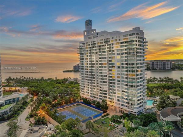 South Pointe Towers, 400 S Pointe Dr #910, Miami Beach, Florida 33139, image 1