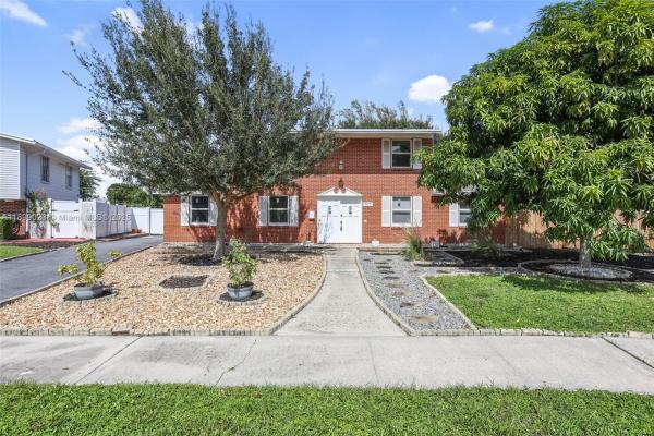 Lake Park Residential, 917 Orange Dr, Lake Park, Florida 33403, image 1