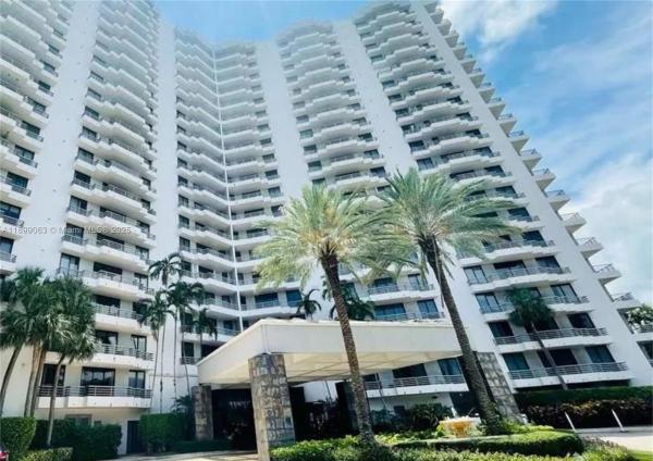 Parc Central Aventura South, 3300 NE 191st St #416, Aventura, Florida 33180, image 2