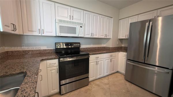 The Mark On Brickell, 1155 Brickell Bay Dr #PH-104, Miami, Florida 33131, image 2