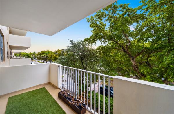 Island Place At North Bay Village, 1455 N Treasure Dr #3K, North Bay Village, Florida 33141, image 1