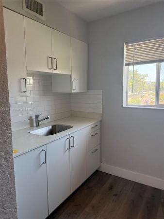 River Grand 2, 2330 NW 11th St #46, Miami, Florida 33125, image 2