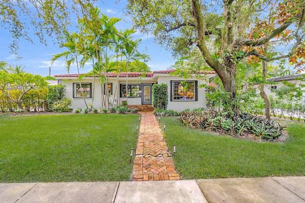 Country Club Estates, 364 Navarre Dr, Miami Springs, Florida 33166, image 1