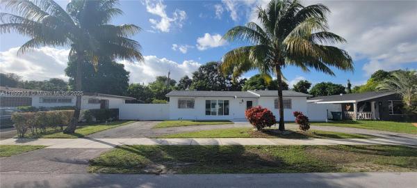 Berkeley Manor, 730 NW 178th Ter, Miami Gardens, Florida 33169, image 2