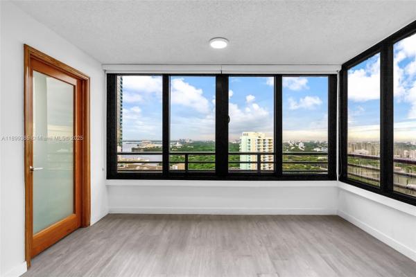 Brickell Bay Club, 2333 Brickell Ave #PH-208, Miami, Florida 33129, image 2
