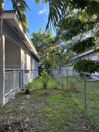 Jordan Commons, 12972 SW 245th St, Princeton, Florida 33032, image 2