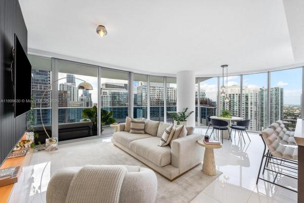 Epic Hotel & Residences, 200 Biscayne Boulevard Way #3702, Miami, Florida 33131, image 1