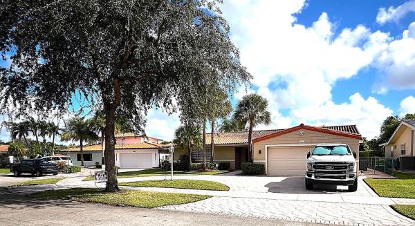 Lake Glenn Ellen, 15121 Garvock Pl, Miami Lakes, Florida 33016, image 3