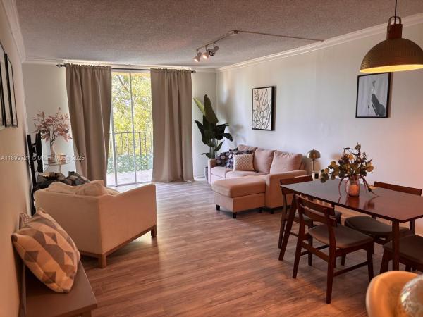 3 Horizons South, 1465 NE 123rd St #415, North Miami, Florida 33161, image 1