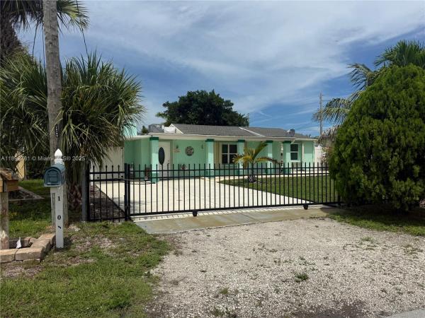 Fort Pierce Beach, 1708 S Saint Lucie Ct, Fort Pierce, Florida 34949, image 1