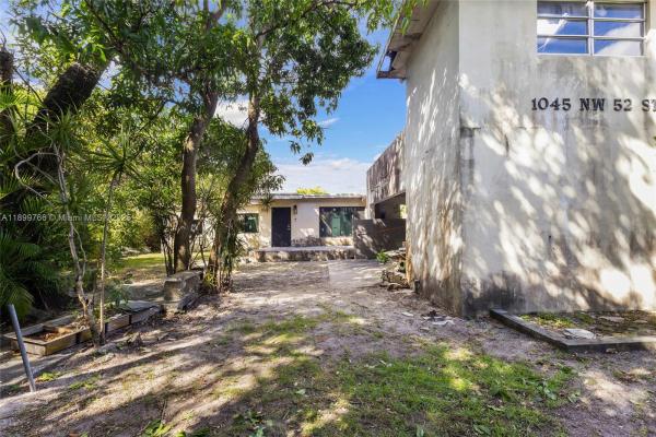 Bowling Green, 1045 NW 52nd St, Miami, Florida 33127, image 3