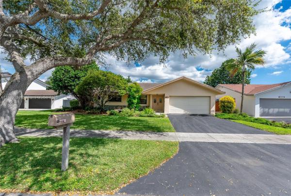 10421 SW 146th Pl, Miami, Florida 33186, image 1