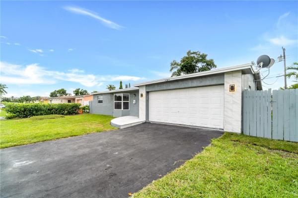 Oriole Estates, 3961 NW 34th Ave, Lauderdale Lakes, Florida 33309, image 2