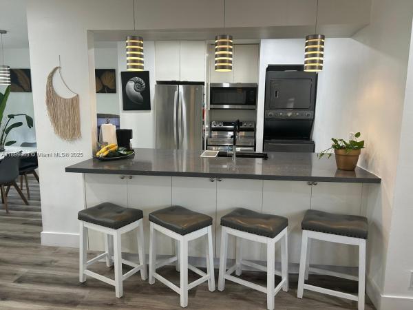 Windmill Lakes, 365 SW 86th Ave #204, Pembroke Pines, Florida 33025, image 1