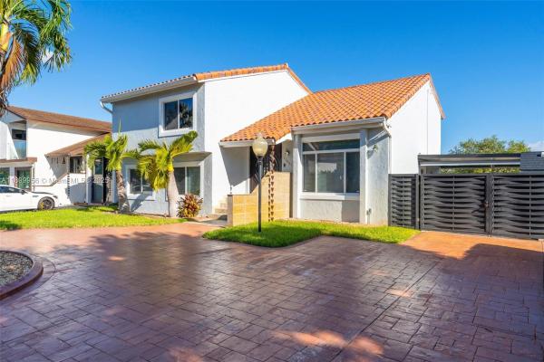 Hacienda Estates, 11437 SW 34th Ln, University Park, Florida 33165, image 3