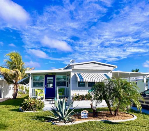 Thunderbird Mobile Homes, 220 Derwent Blvd, Fort Myers, Florida 33908, image 1