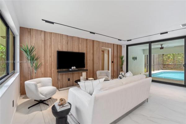 Knoll Ridge, 2020 NE 54th St #, Fort Lauderdale, Florida 33308, image 2