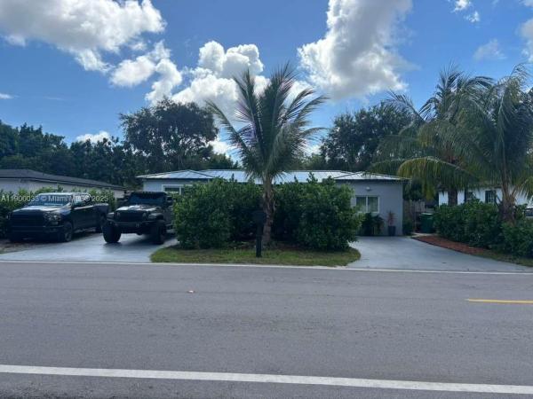1430 NE 149th St, Miami, Florida 33161, image 1