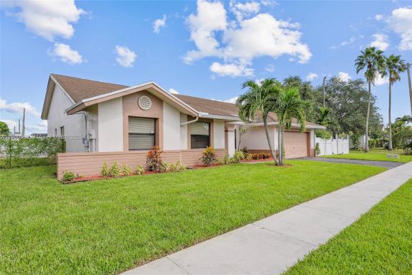 Riverdale, 9601 Dunhill Dr, Miramar, Florida 33025, image 3