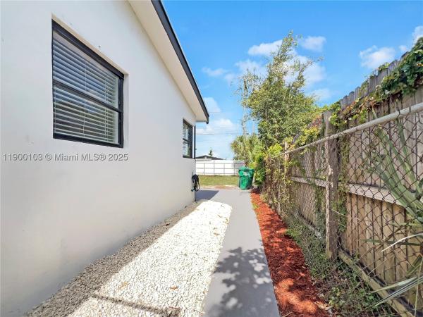 Boulevard Gardens, 515 NW 30th Ter, Fort Lauderdale, Florida 33311, image 1