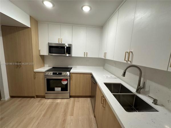 Maison Grande, 6039 Collins Ave #1212, Miami Beach, Florida 33140, image 1