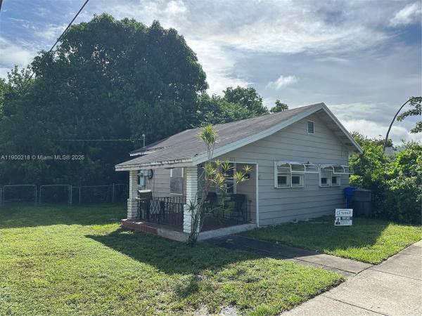 Hollywood Little Ranches, 423 S 24th Ave, Hollywood, Florida 33020, image 2