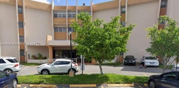 Golfview Club At Fontainebleau Park, 9678 Fontainebleau Blvd #310, Fountainebleau, Florida 33172, image 1