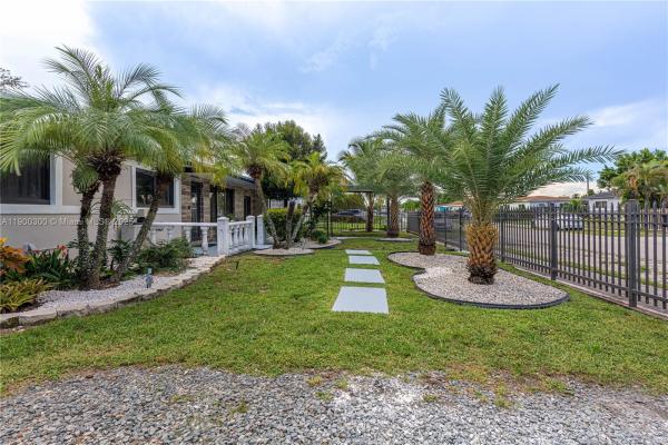 Scott Lake Manor, 1262 NW 172nd Ter, Miami Gardens, Florida 33169, image 2