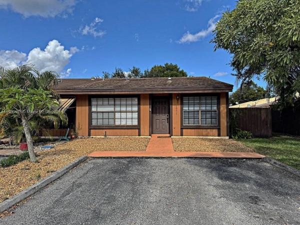 Cedarwoods At Pembroke Lakes, 1971 Seagrape Ave, Pembroke Pines, Florida 33026, image 1