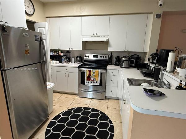 Paradise Pointe, 11050 SW 196th St #201, Cutler Bay, Florida 33157, image 2