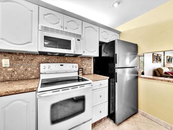 Sunrise Lakes 2, 8465 Sunrise Lakes Blvd #212, Sunrise, Florida 33322, image 1