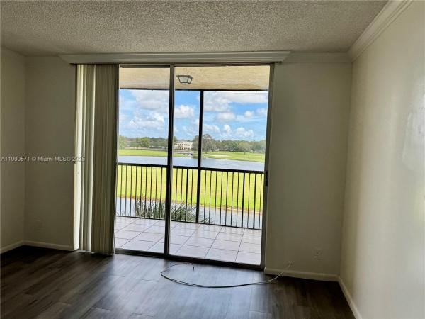 Rolling Hills Golf And Tennis Club, 3100 W Rolling Hills Cir #310, Davie, Florida 33328, image 1