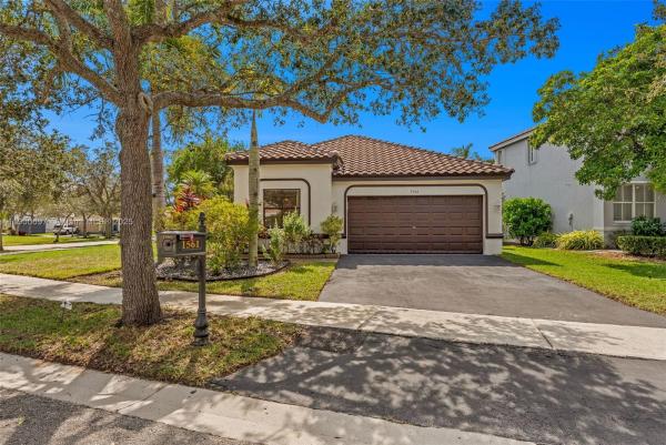 The Grove, 1561 Banyan Way, Weston, Florida 33327, image 2