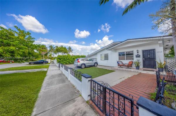 Grapeland Heights, 1515 NW 33rd Ave, Miami, Florida 33125, image 1