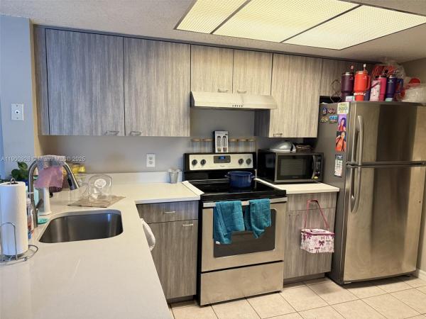 5015 Wiles Rd #207, Coconut Creek, Florida 33073, image 2