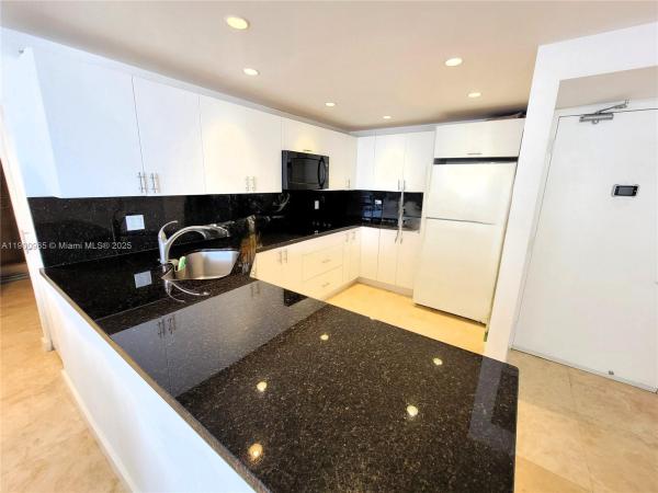 Coronado Tower 3, 20379 W Country Club Dr #539, Aventura, Florida 33180, image 2
