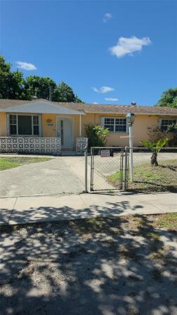 Mark Alan Manor, 17960 NW 22nd Ct, Miami Gardens, Florida 33056, image 1