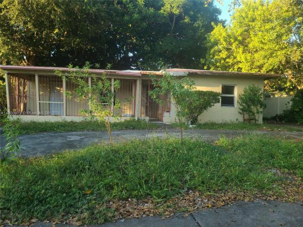 Brian Manors, 763 NE 140th St, North Miami, Florida 33161, image 1