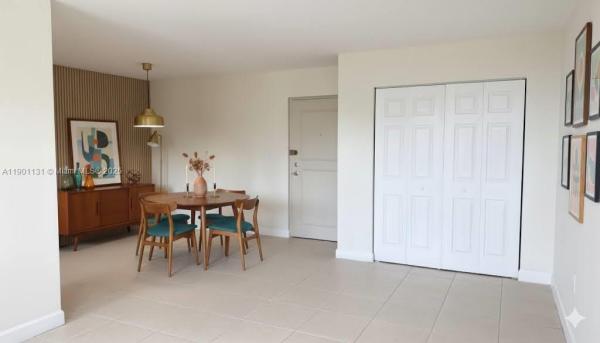 Versailles Gardens, 9440 W Flagler St #306, Fountainebleau, Florida 33174, image 2