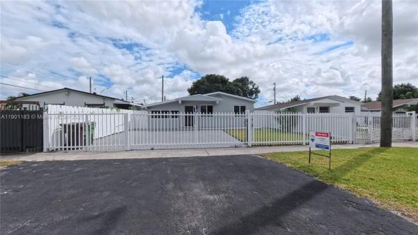 Lunsford Gardens, 1575 W 6th Ave, Hialeah, Florida 33010, image 1