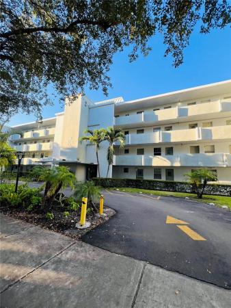 1351 NE 191st St #E211, Unincorporated Dade County, Florida 33179, image 1