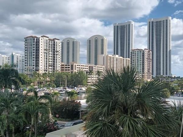 Arlen House West, 500 Bayview Dr #321, Sunny Isles Beach, Florida 33160, image 1
