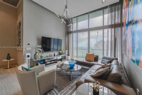 Icon Brickell Tower 2, 495 Brickell Ave #2211, Miami, Florida 33131, image 2