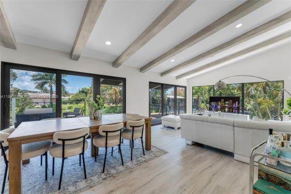 Twin Oaks, 516 NE 6th Ave, Deerfield Beach, Florida 33441, image 1