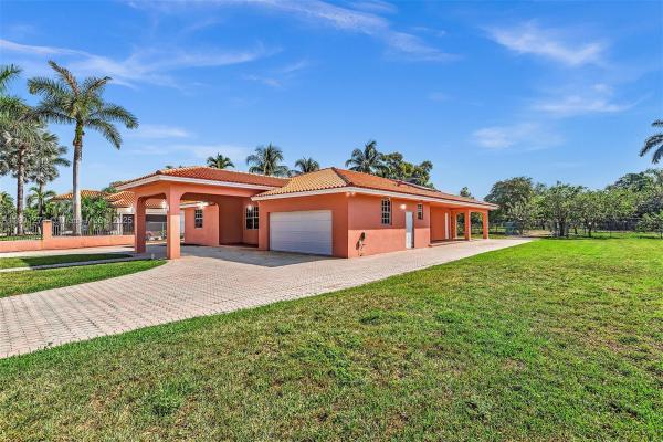 279 NW 119th Ave, Unincorporated Dade County, Florida 33182, image 1