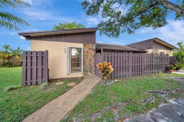 Villas At Carriage Hills Lakeside, 616 Briarwood Cir #1-44, Hollywood, Florida 33024, image 1