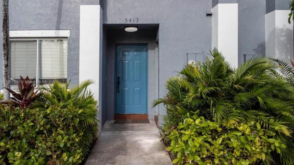 La Estancia Townhomes, 5413 SW 41st St, Pembroke Park, Florida 33023, image 2