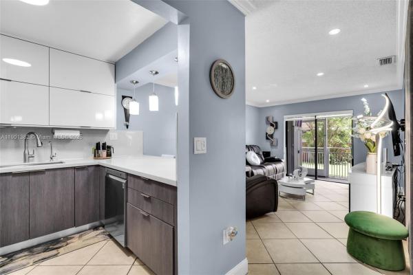 8425 NW 8th St #109, Unincorporated Dade County, Florida 33126, image 1