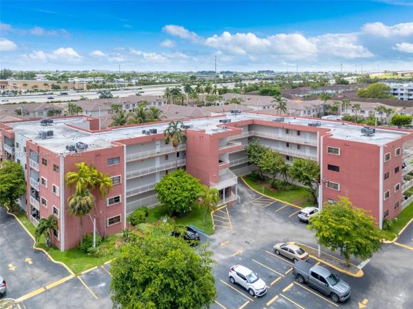 Visions At Fountainbleau Park 2, 8425 NW 8th St #109, Fountainebleau, Florida 33126, image 3